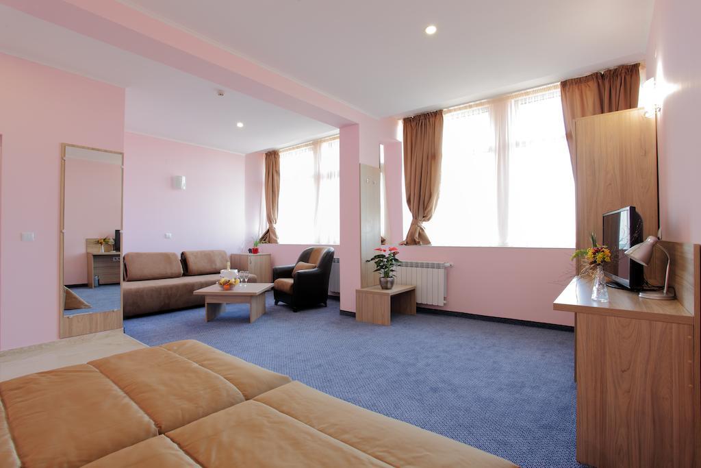 Teodora Palace Hotel Rusze Szoba fotó