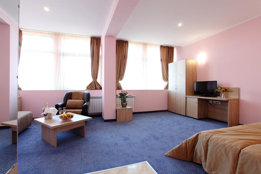 Teodora Palace Hotel Rusze Szoba fotó